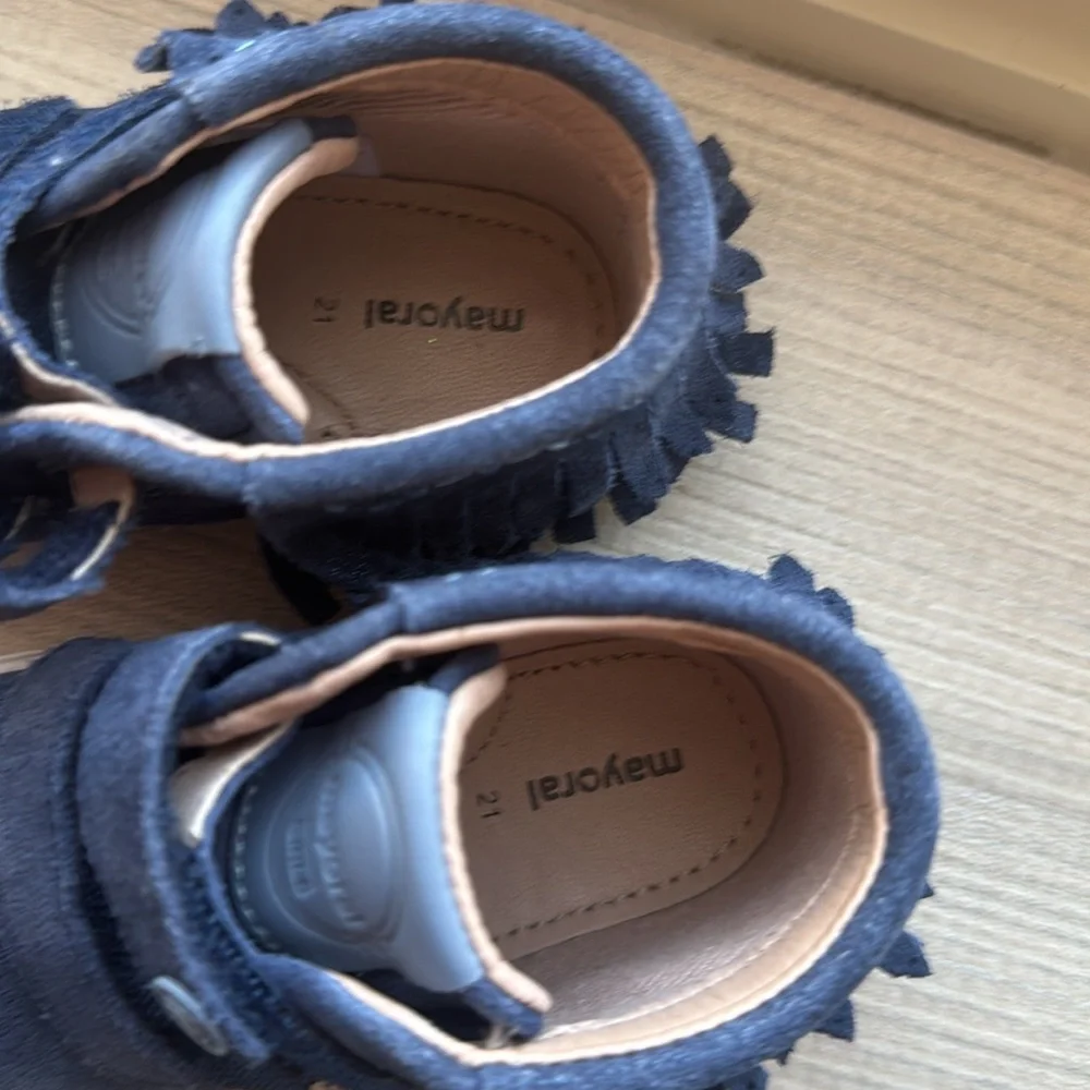 Mayoral sneakers size 21